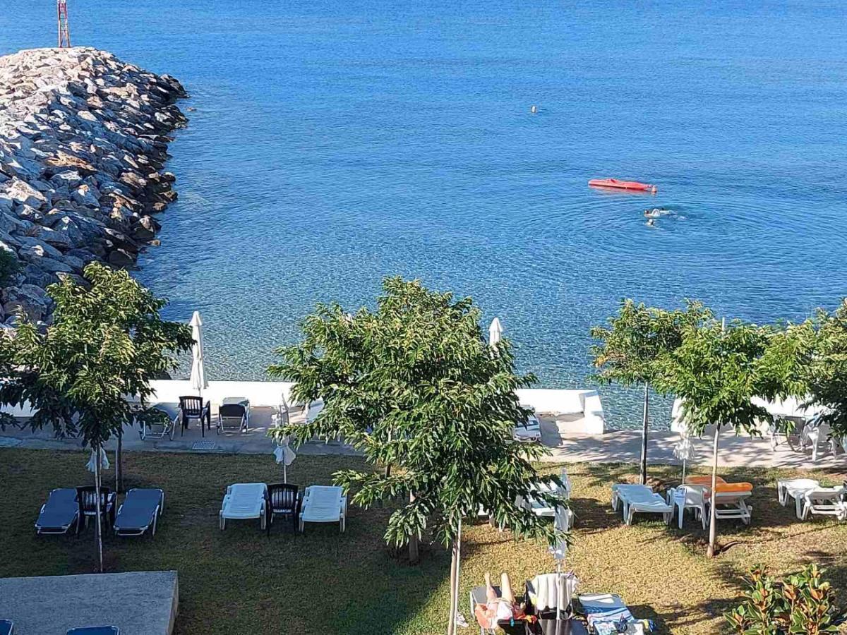 Pansion Alexandros By The Sea Aparthotel Nea Skioni Exterior foto