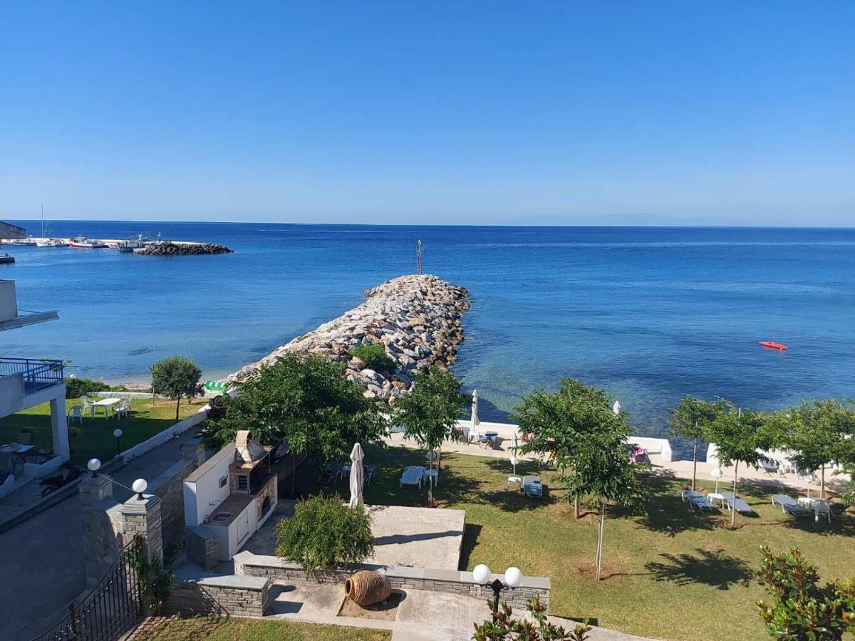 Pansion Alexandros By The Sea Aparthotel Nea Skioni Exterior foto
