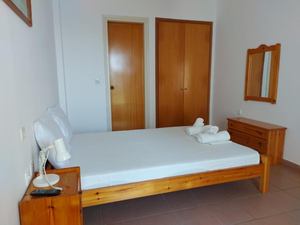 Pansion Alexandros By The Sea Aparthotel Nea Skioni Exterior foto